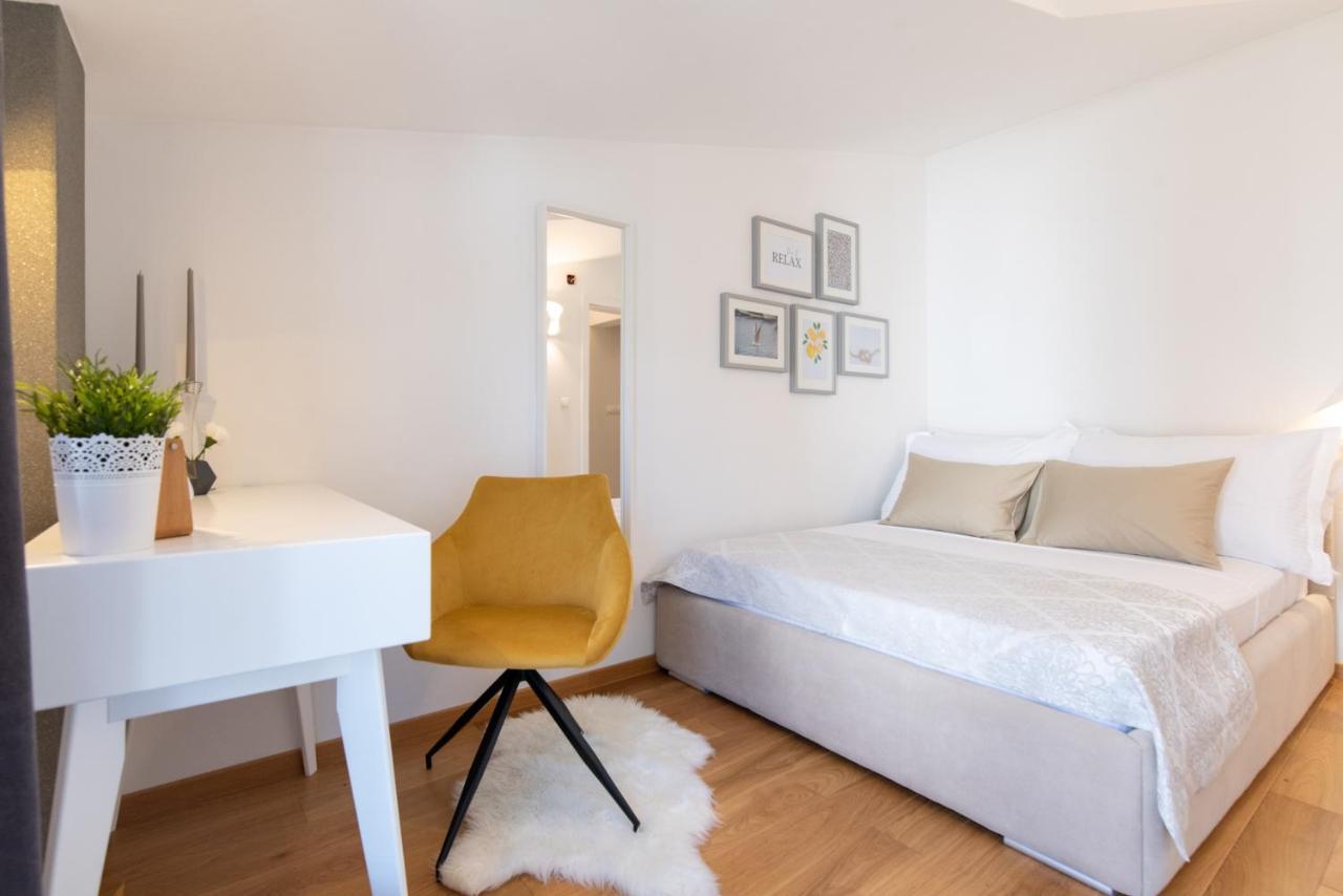 Apartments Belmat Трогир Екстериор снимка