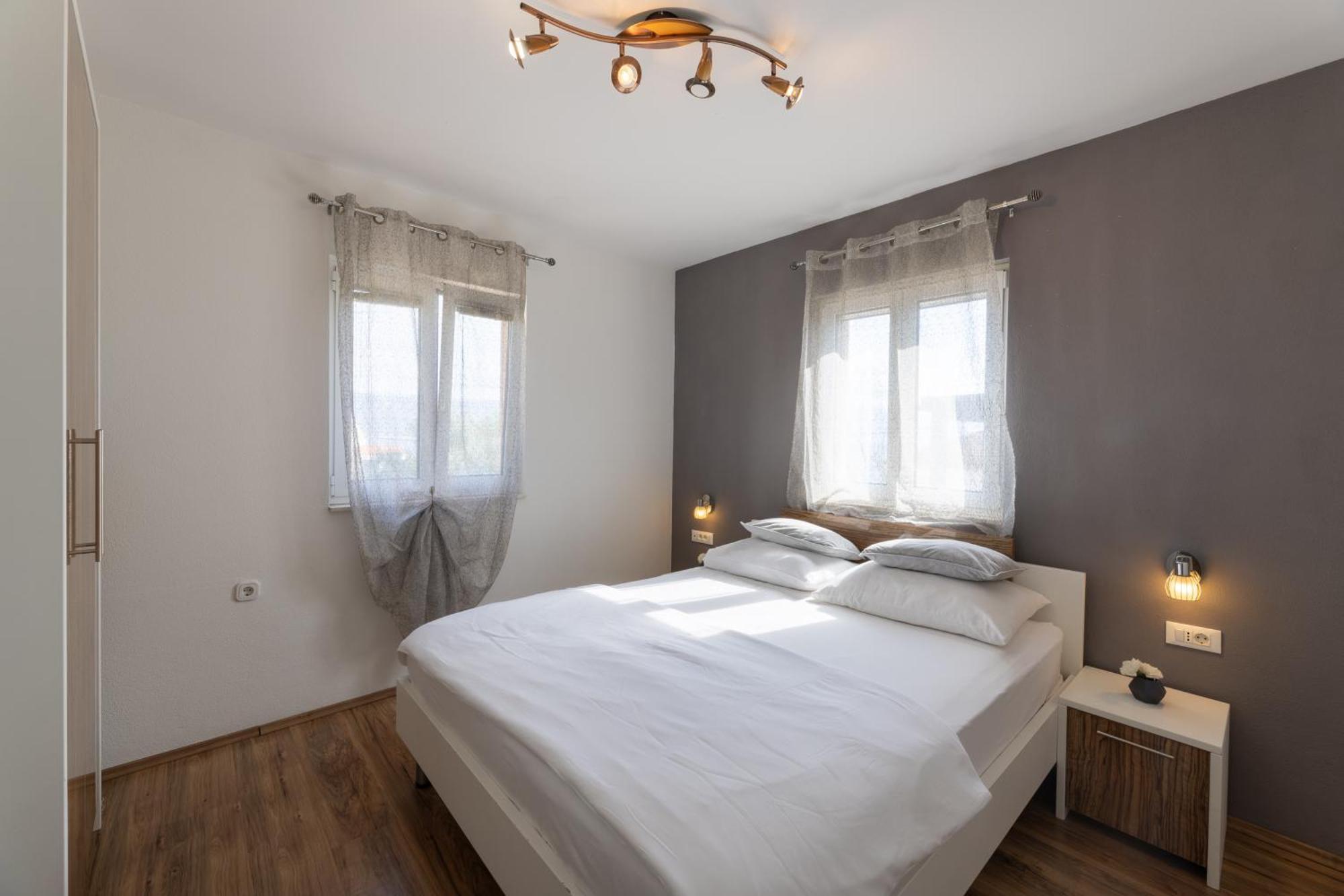 Apartments Belmat Трогир Екстериор снимка