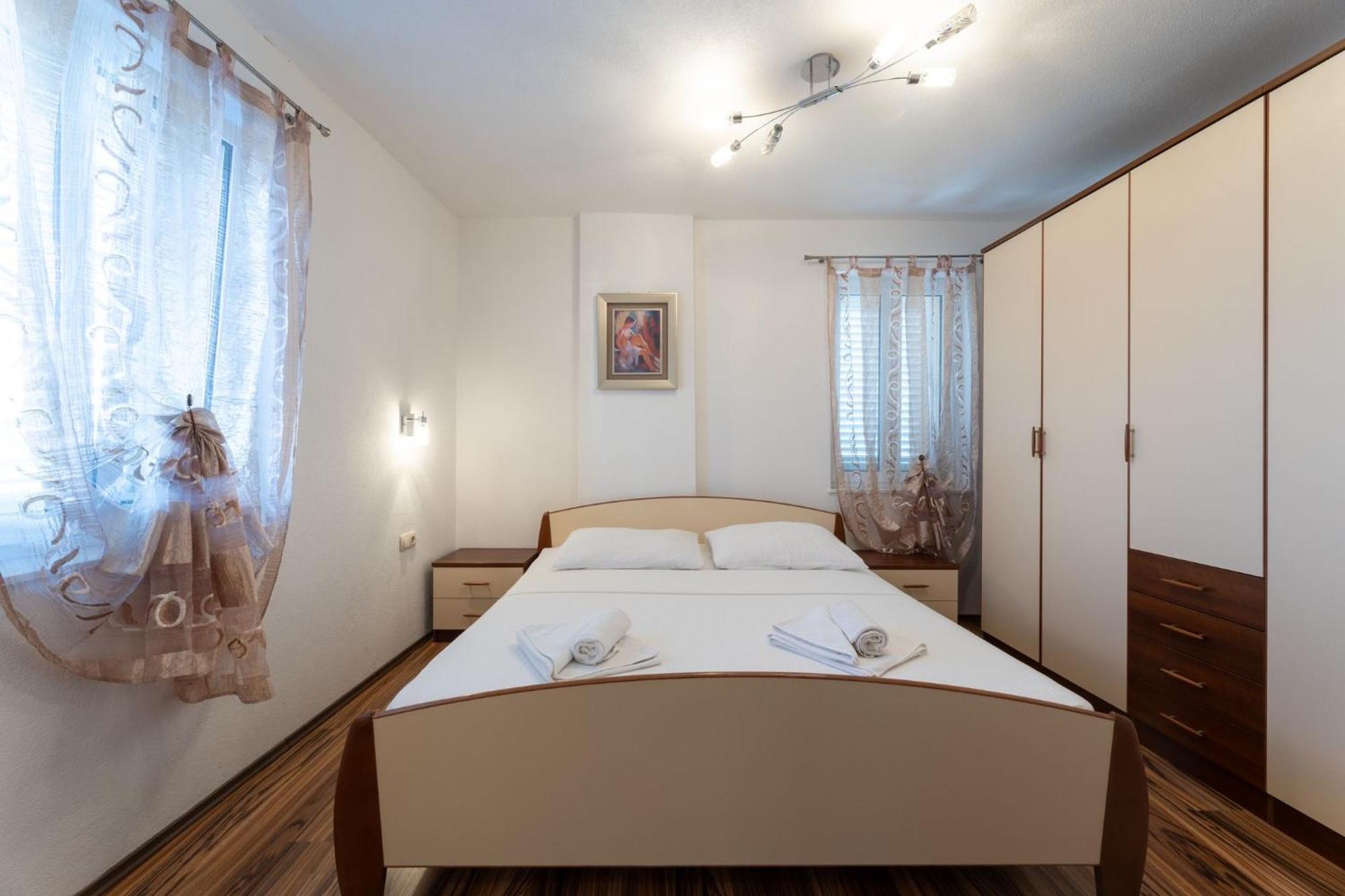 Apartments Belmat Трогир Екстериор снимка